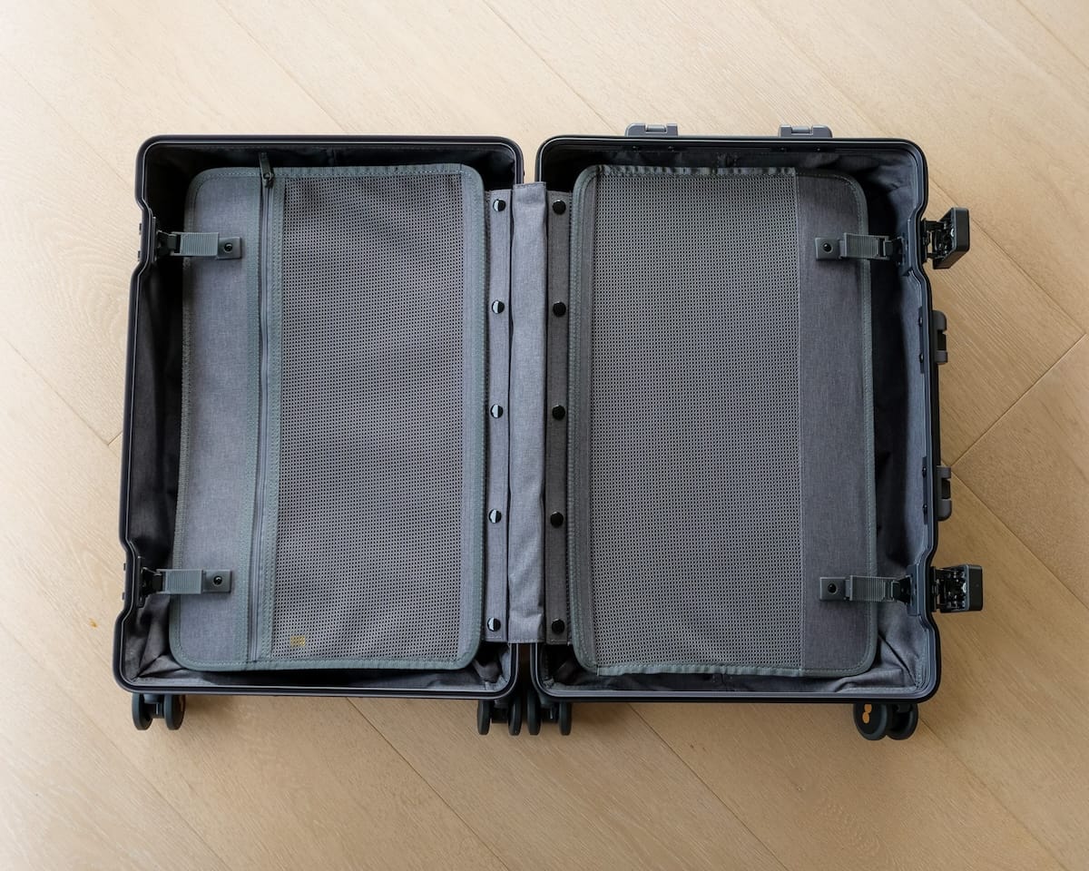 LEVEL8 Luggage Review - Standout Features & Considerations