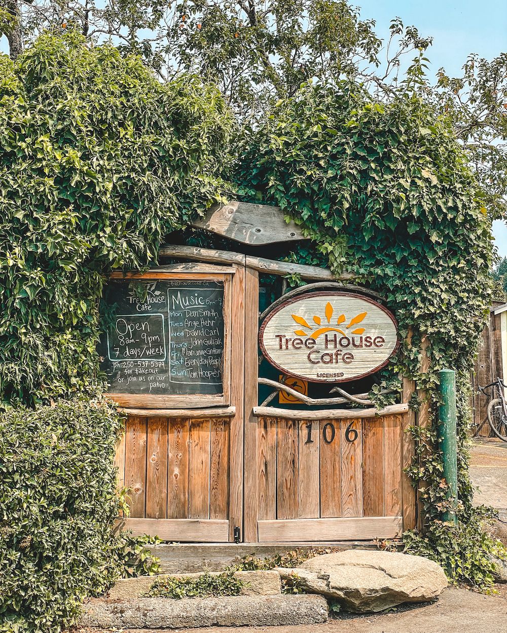 26 Best Restaurants on Salt Spring Island